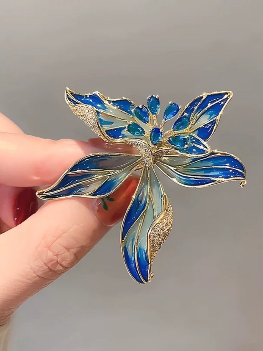 Gorgeous Rhinestone Flower Brooch Pin